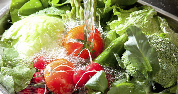 آشنایی با محلولات خانگی برای شستن میوه ها  و سبزیجات