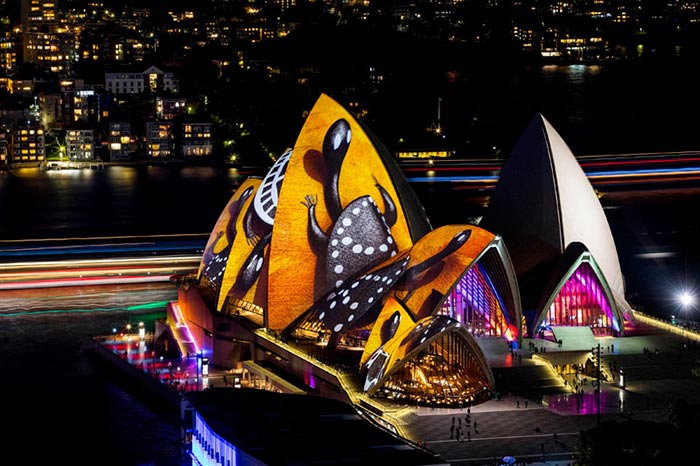 تصاویر زیبا و جذاب از جشنواره رنگ و نور و موسیقی(vivid 2016) در سیدنی