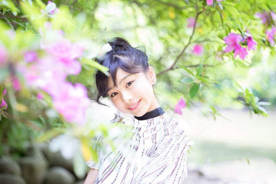 دختر بچه زیبای ژاپنی